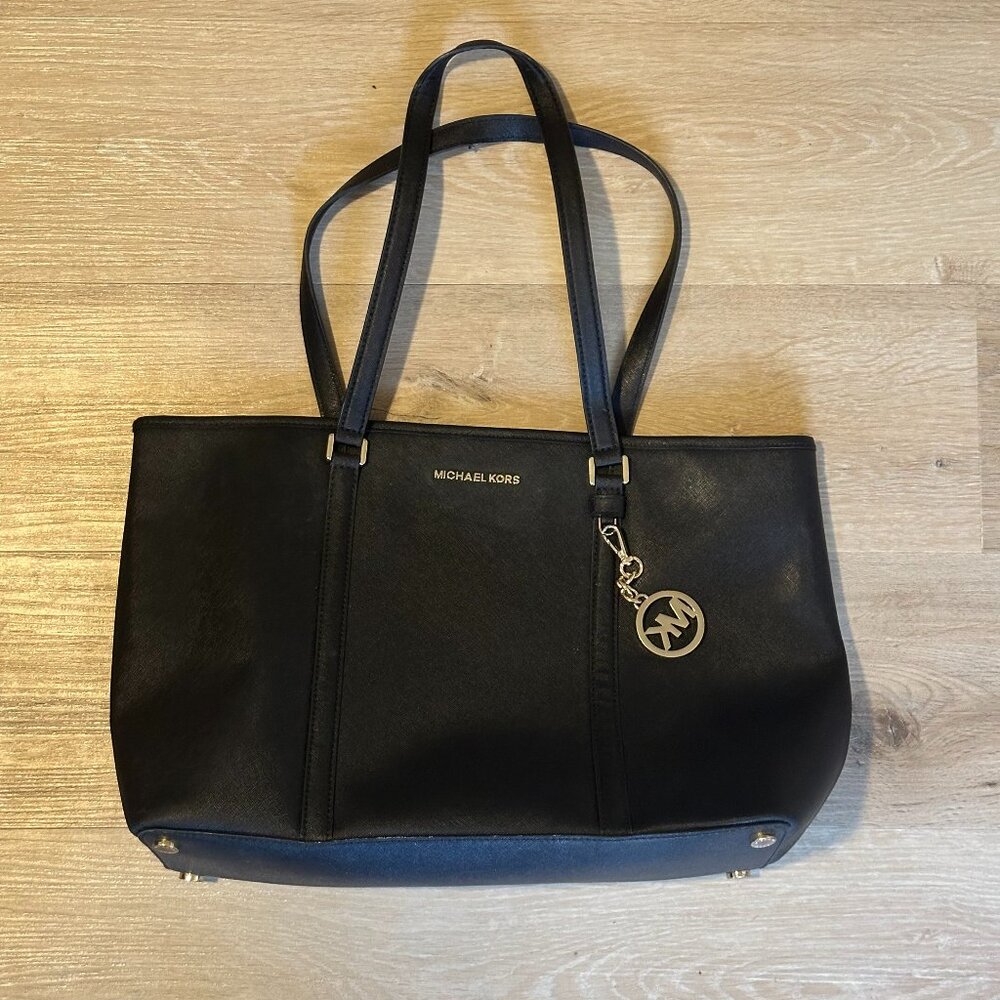 Michael Kors Jet Set Large Top-Zip Saffiano Leather Tote